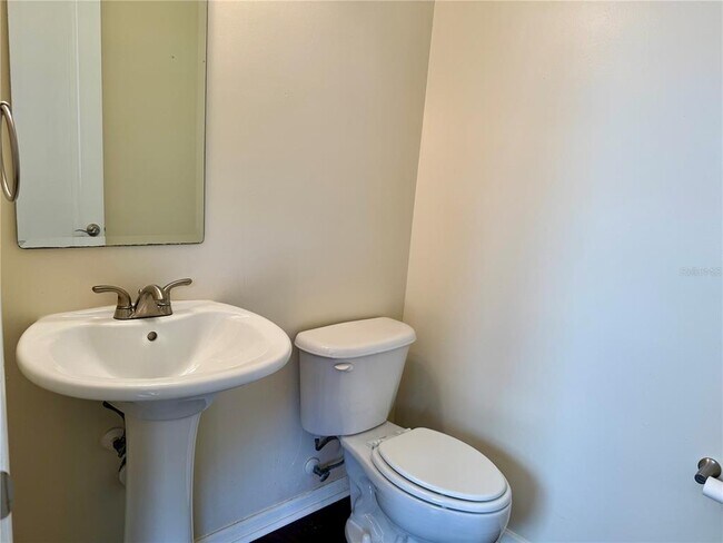 Building Photo - 2349 Max Ct