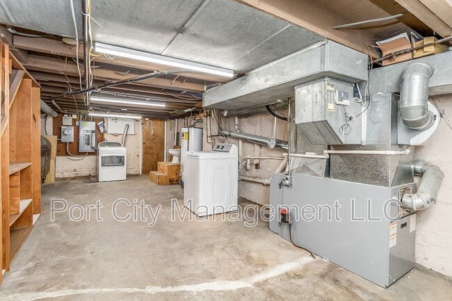 Building Photo - 3802 Hudson St