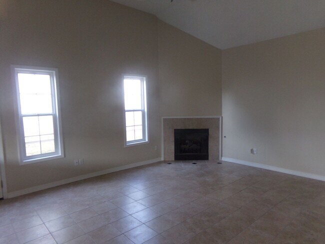 Building Photo - 901 Cook St