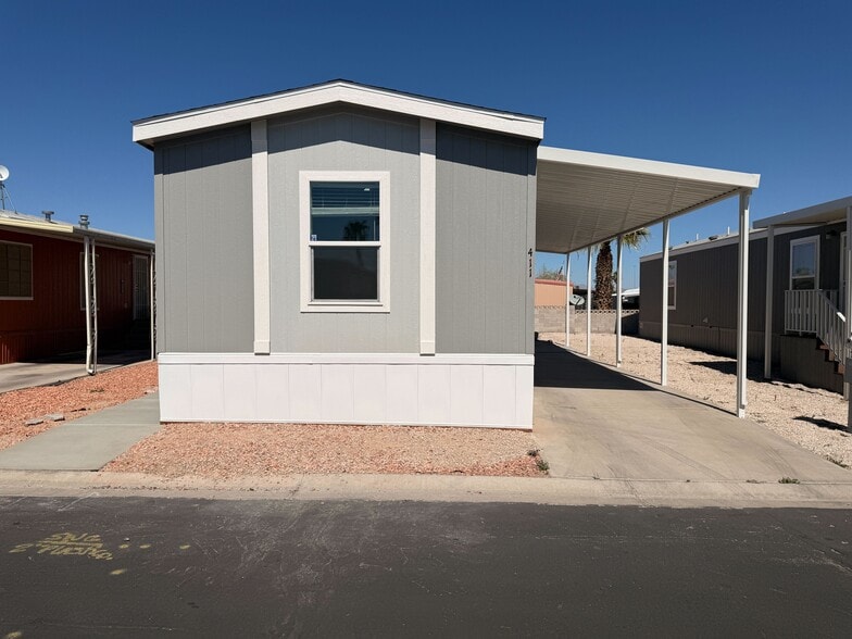 Building Photo - 3601 E Wyoming Ave