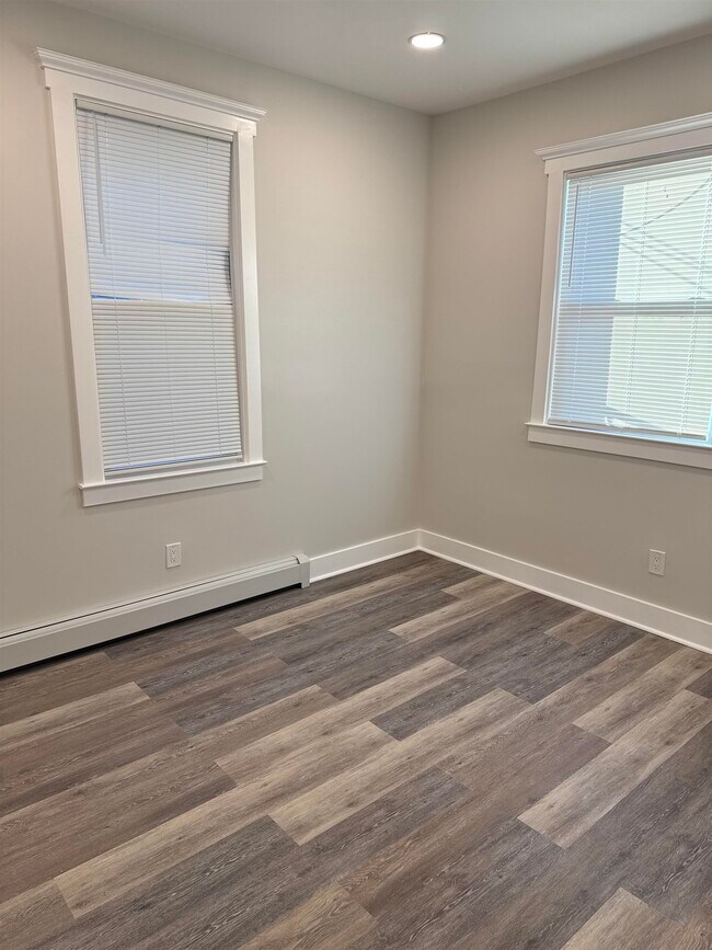 Building Photo - 655 Avenue C