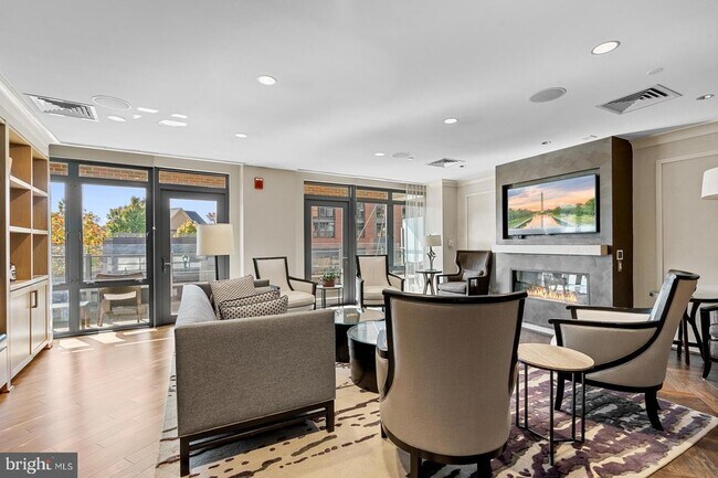 Building Photo - 7171 Woodmont Ave