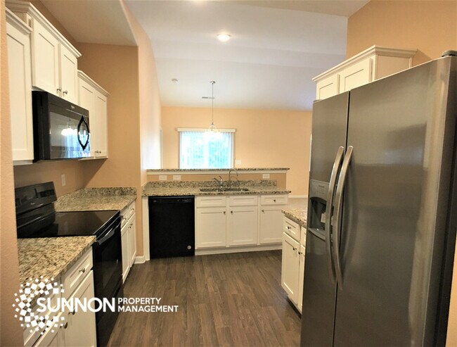 Building Photo - Beautiful 3BR 2BA Ranch with Backyard Oasis