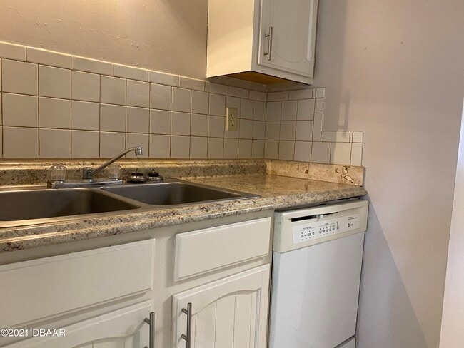 Building Photo - 420 Miriam Ave