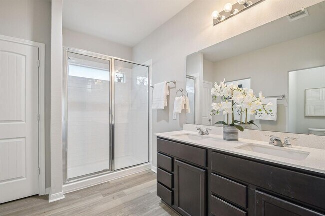 Building Photo - 1801 Fairhaven Gtwy