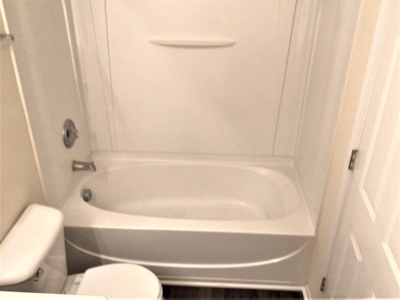 Building Photo - 3906 SE Jack Pine Ct