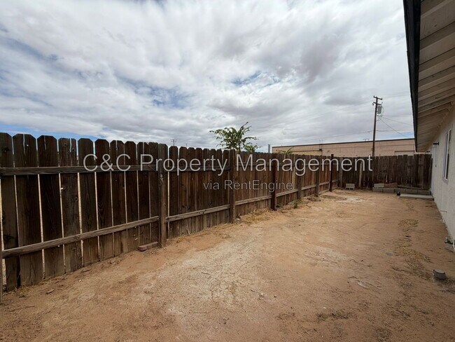 Building Photo - 21490 Bear Valley Rd