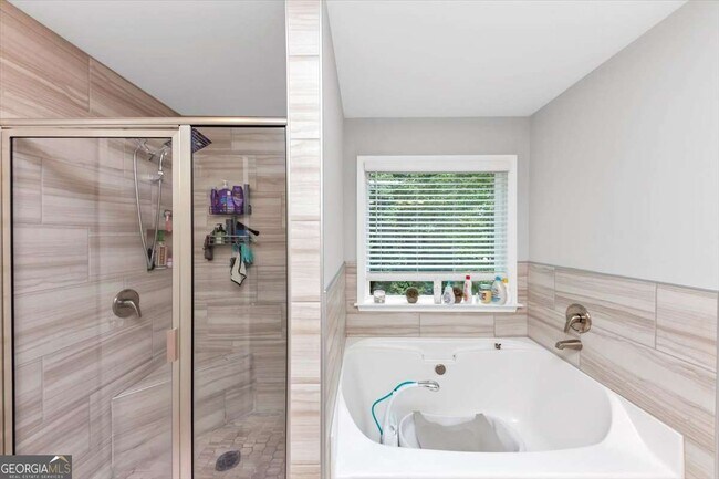 Building Photo - 66 Vicky Way