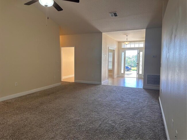 Building Photo - 402 Edith Dr