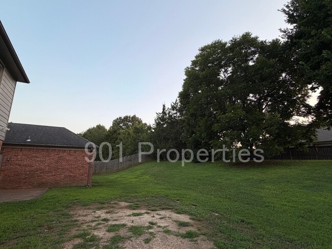 Building Photo - 3777 Pavilion Cir