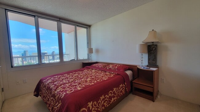 Building Photo - Fully Furnished 1 Bed 1 Bath 1 Parking in ...