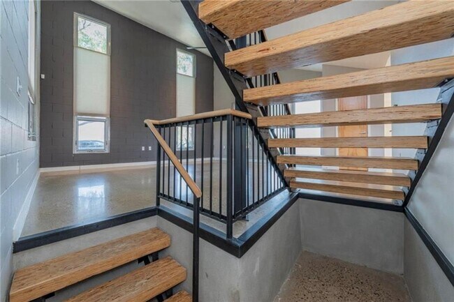 Building Photo - 7313 Ava Ln