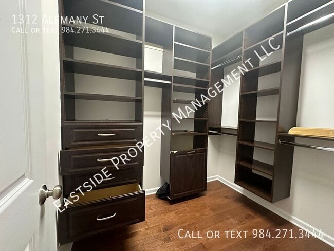 Building Photo - 1312 Alemany St
