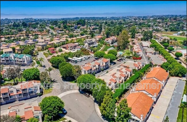 Building Photo - 671 Ascot Dr