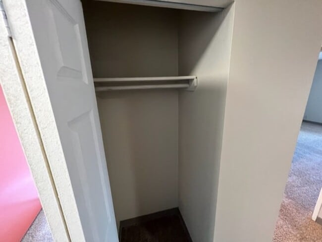 Building Photo - 2Bed DOWNTOWN!!