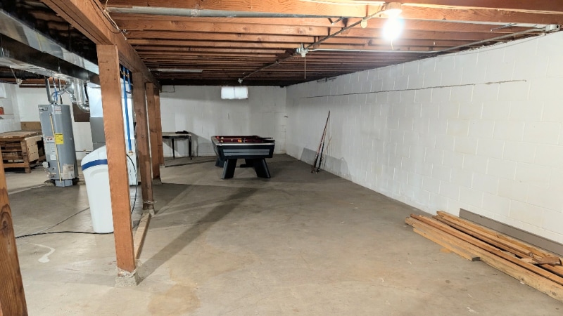 Building Photo - 1993 Meadow Dr