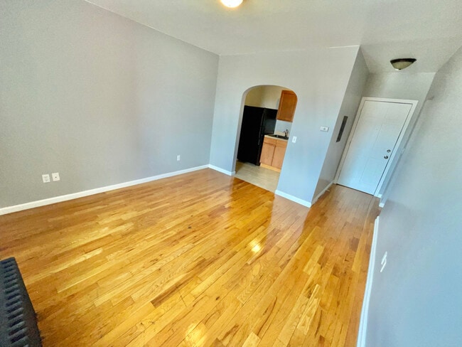 Building Photo - 366 4th Ave