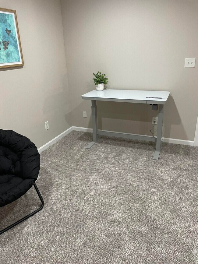 Building Photo - 837 Mayo Ln