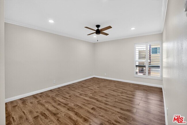 Building Photo - 5900 Canterbury Dr
