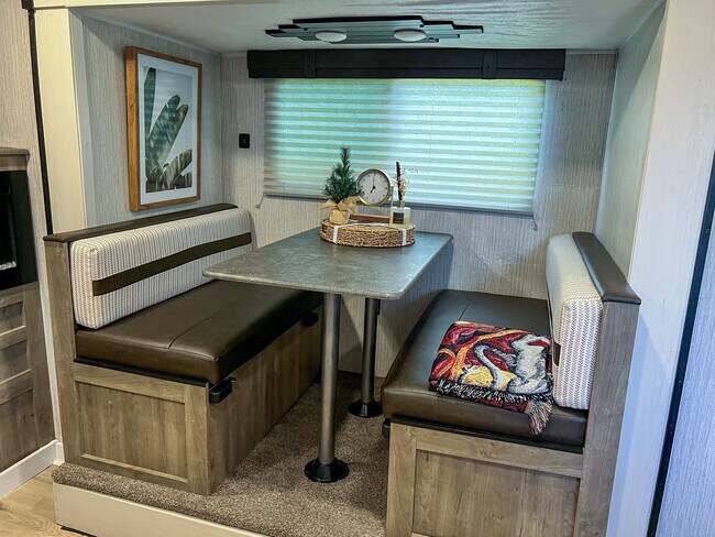 Building Photo - 7570 Buchanan St