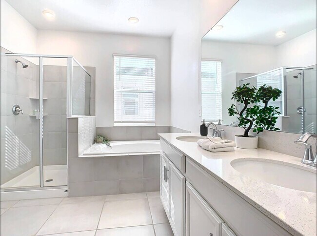 Building Photo - 8879 Cabot Cliffs Dr