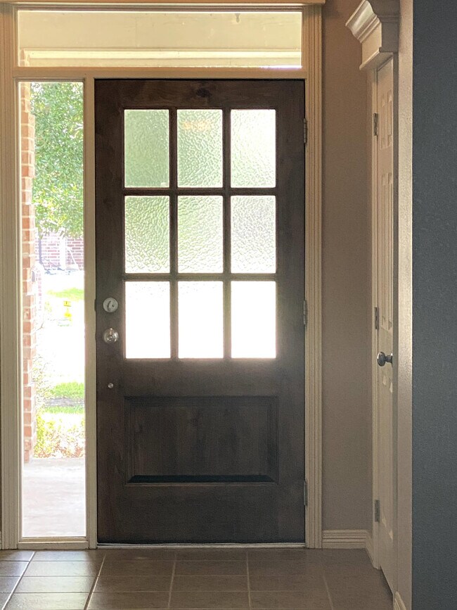 Building Photo - 8422 Alison Ave