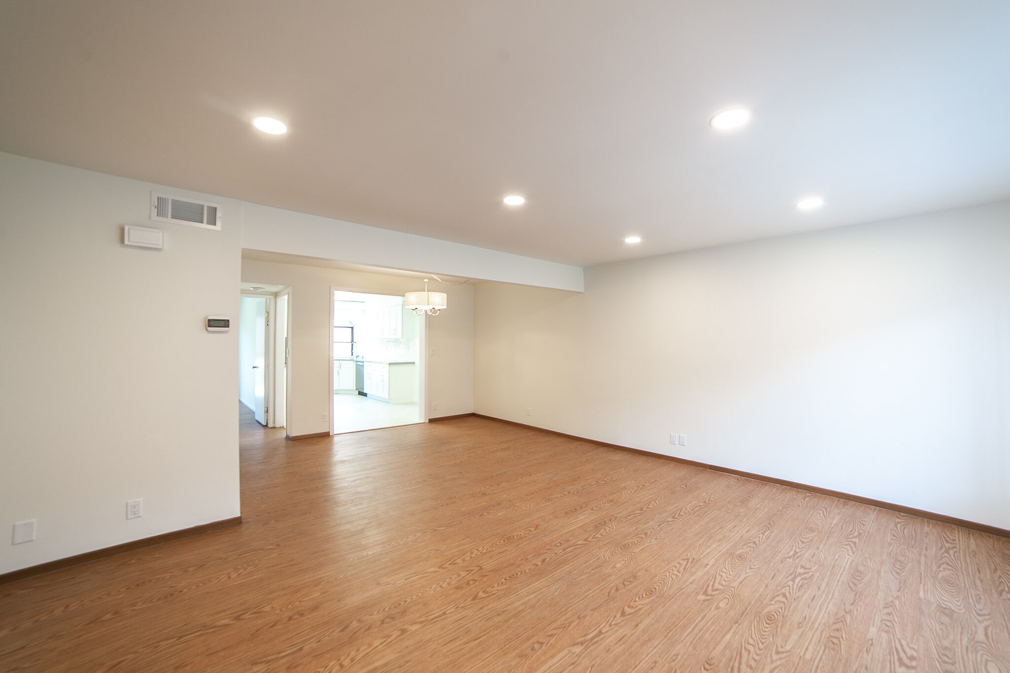 Building Photo - 9743 Reseda Blvd #3