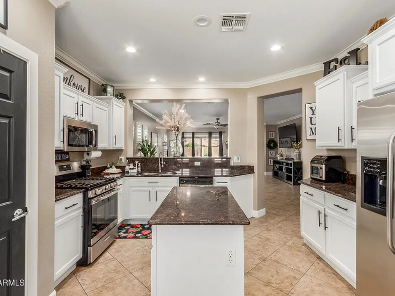 Building Photo - 4606 S Marron