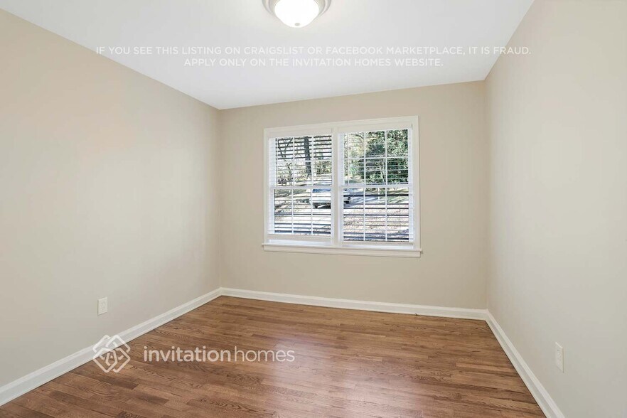 Building Photo - 2416 Dodson Dr