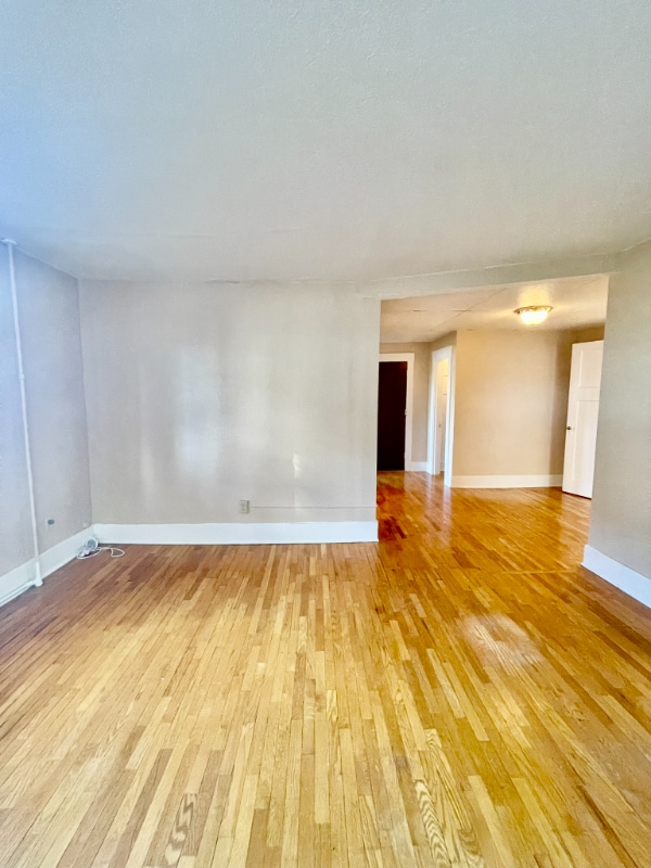 Building Photo - 901 N M St