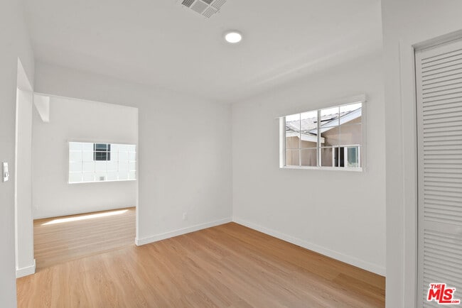 Building Photo - 2619 Carmona Ave