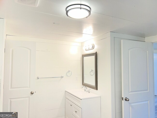 Building Photo - 267 Fred Loggins Rd