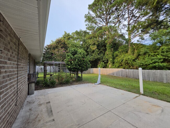Building Photo - 1682 Village Pkwy