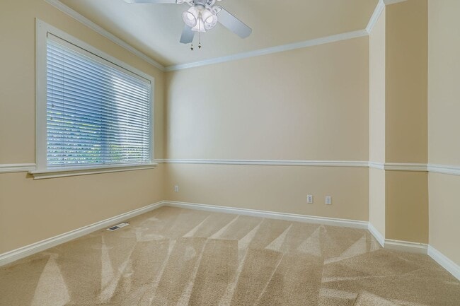 Building Photo - 4Bd/3.5Ba Sammamish House