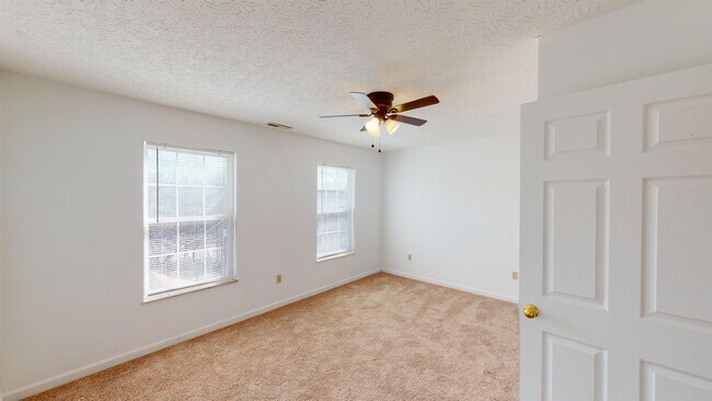 Building Photo - 2229 Symmes St