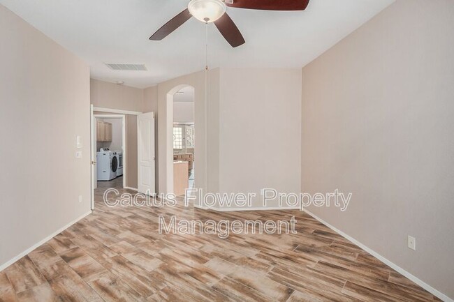 Building Photo - 3917 S Newport St