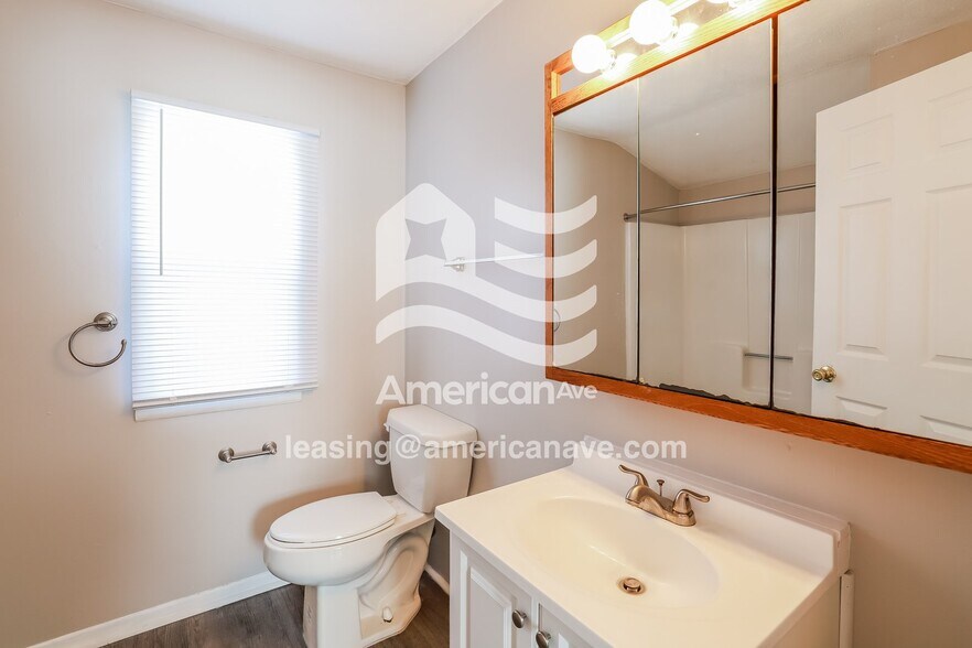 Building Photo - 1942 S 14th St