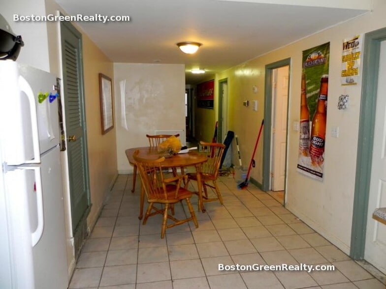 Building Photo - 1458 Tremont St