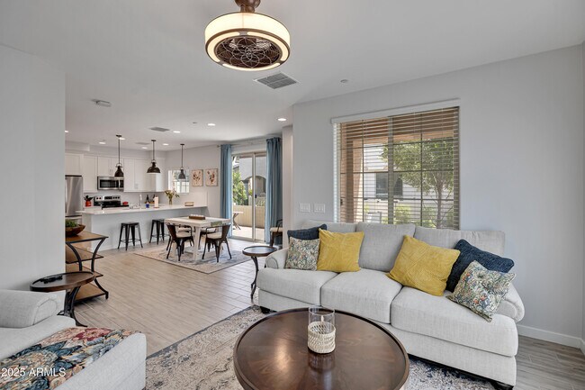 Building Photo - 4100 S Pinelake Way