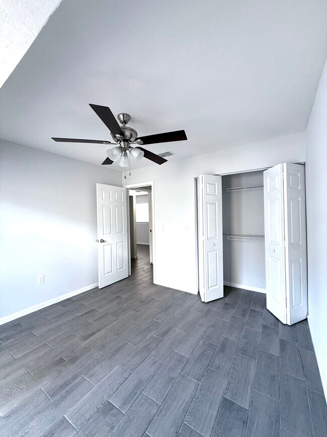 Building Photo - 420 San Gabriel St