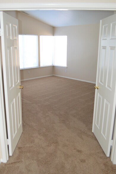 Building Photo - 948 Villa Montes Cir