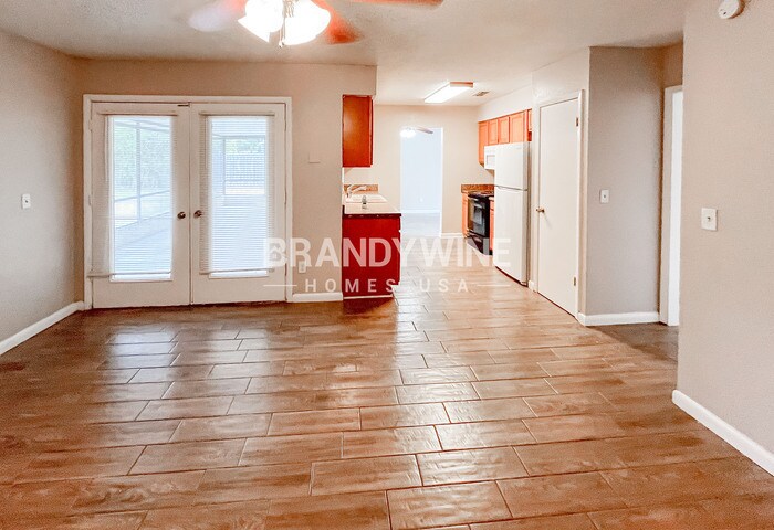 Building Photo - 3639 N Ride Dr