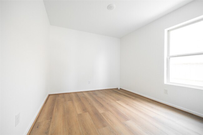 Building Photo - 9919 Oakheath Blf Dr