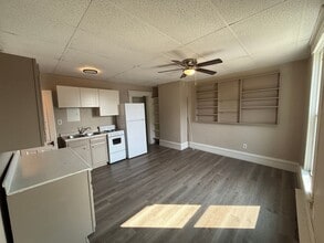 Building Photo - Cozy Studio with Walk-In Closet in the Hea...