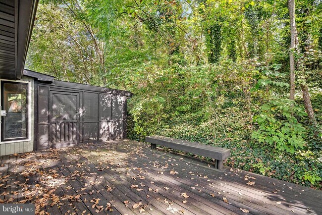 Building Photo - 862 Carrier Dr