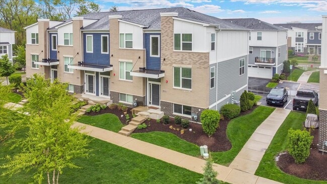 Building Photo - 29W710 Cambridge Ct