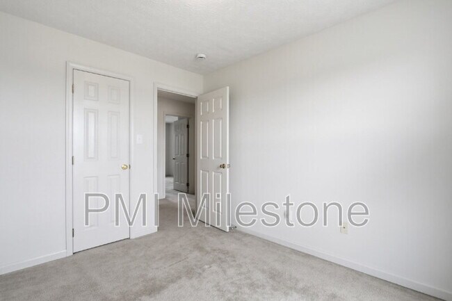 Building Photo - 75 Foal Ln