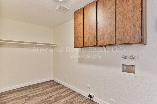 Building Photo - 4419 W Shaw Butte Dr