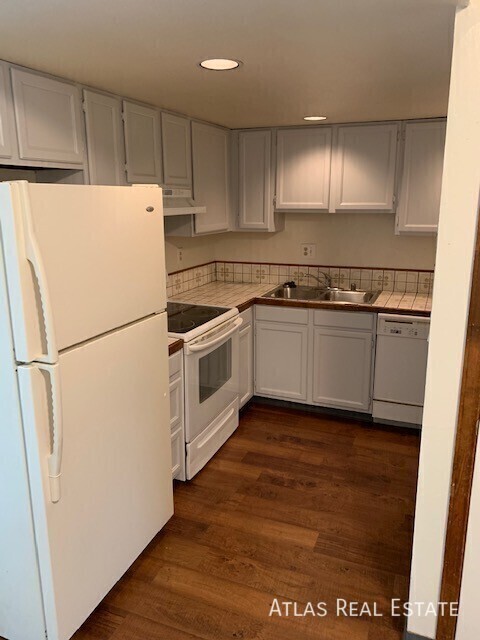 Building Photo - 2361 Split Rock Dr