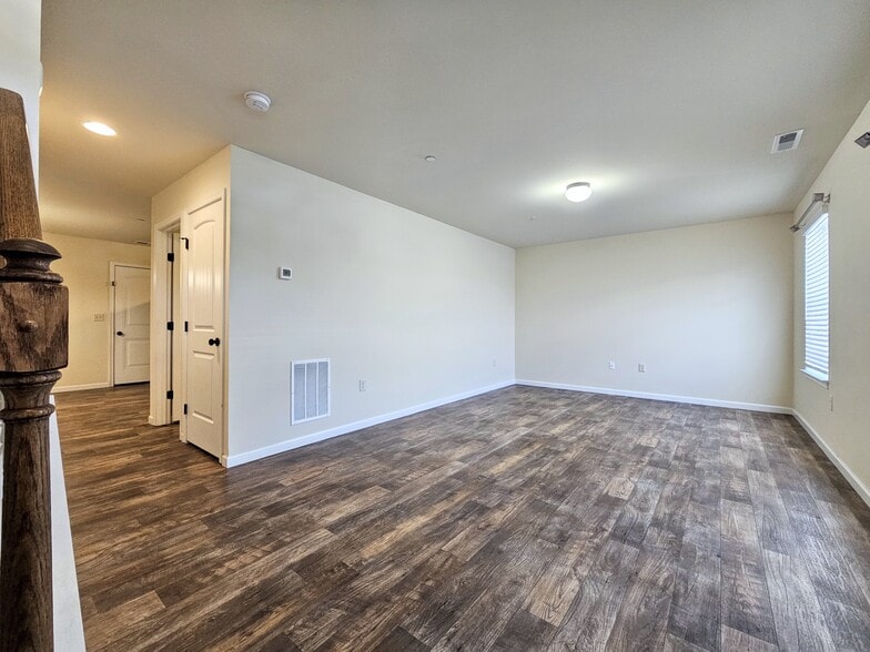 Building Photo - 625 Byler Cir